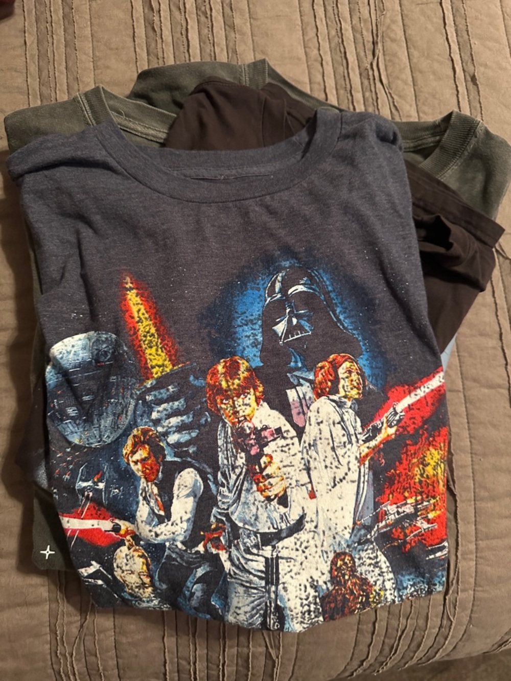 Star Wars Graphic bundled 4 Tees in various colors